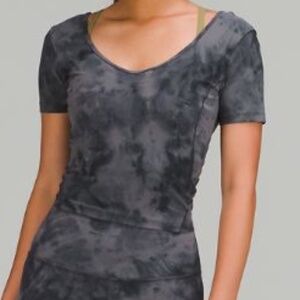 Lululemon Cropped Aligned Tee - size 6